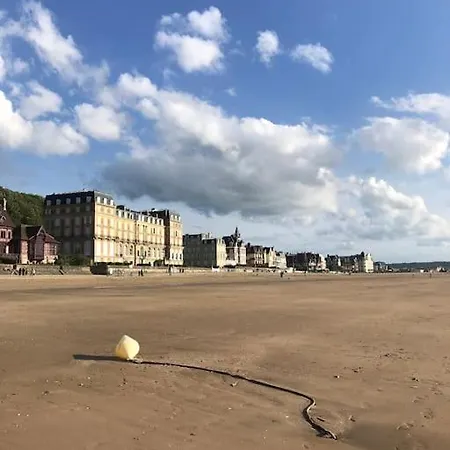 Maison De Pecheurs 2 Chambres, Proche De Holiday home Trouville-sur-Mer